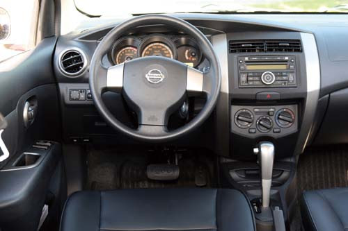 Nissan Livina C租車 台灣租車使用2年內之新車 並定期保養 內裝外部新穎 租車最佳選擇