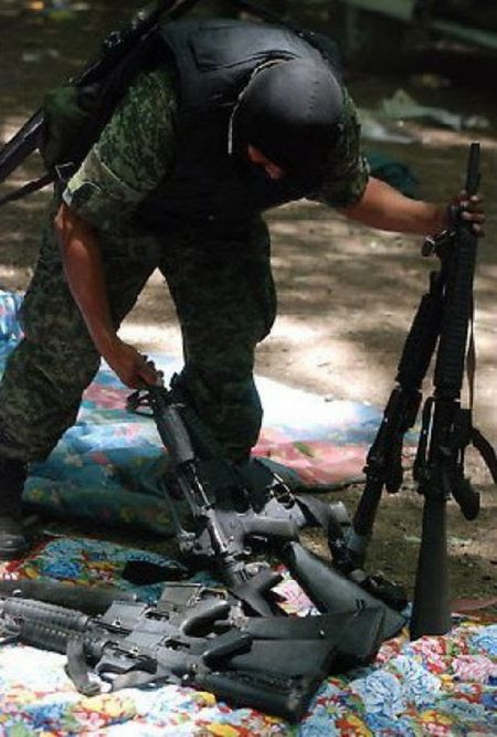 Weapons of a Mexican Drug Cartel (30 pics)