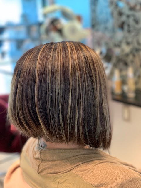 前下がりボブ 外国人風ハイライトカラー 前下がりボブ 外国人風ハイライトカラー ヘアカタログ ヘアサロンのclipton Co Ltd クリプトン