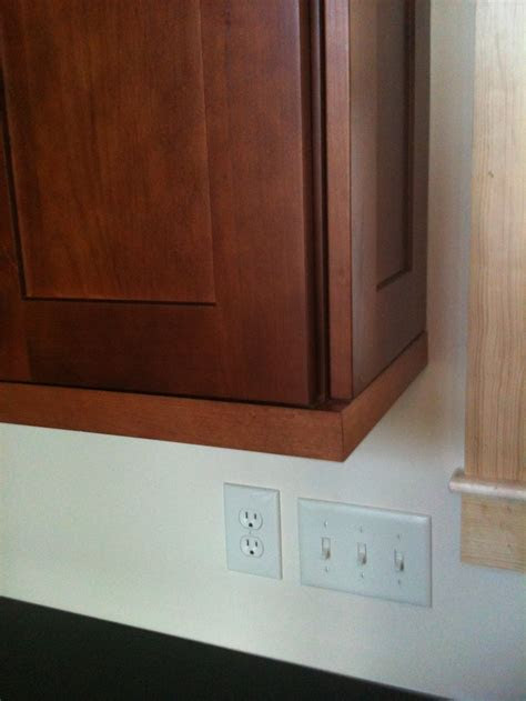 authentic  panel  wall cabinet wshaker light rail