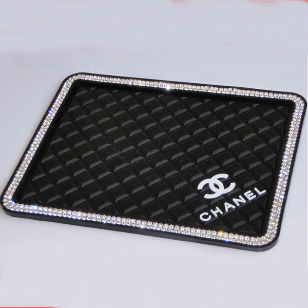 滑り止めマットシャネル止めシート 車載アクセサリーノンスリップマットchanel 滑らないシートスタンド機能