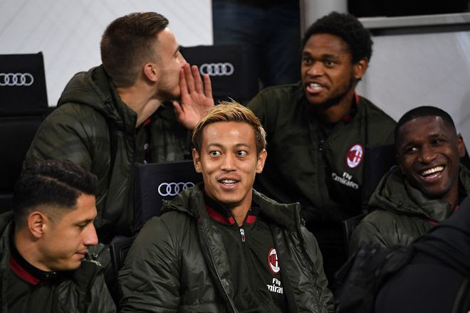 ミラン番記者 本田圭佑は 私服を弄り合う ほどチームメイトと仲が良いが サッカーダイジェストweb