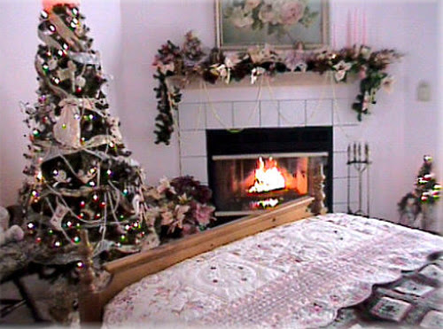 A Romantic Christmas Themed Bedroom