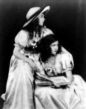 VintageWomenandbook4