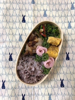 ほぼグルメライターぴあんのオススメレシピ集 大口知子公式ブログ 魚肉ソーセージの薔薇でお弁当を簡単華やかに 艸