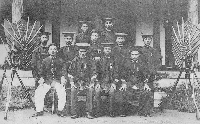 http://nguyentl.free.fr/autrefois/armee-indo/p2/Tirailleurs3.JPG