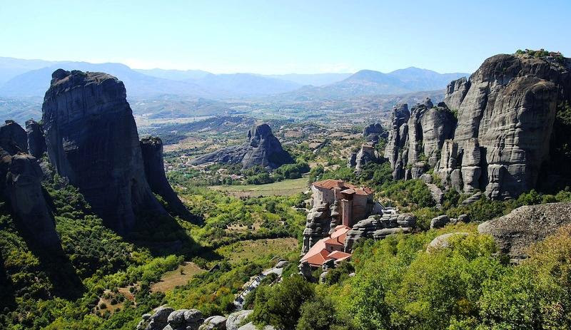 QLHuU The Beautiful Hovering Temples Of Greece 