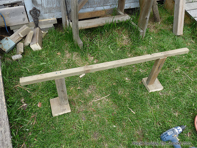 Wooden Bird Perch - Hen House Chicken Roost - Buy Chicken Perch