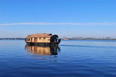 top  holiday destinations  india travelogue