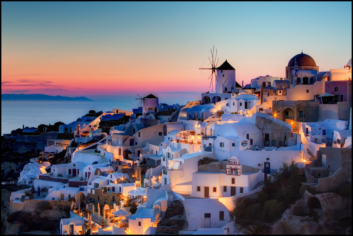 Photo by Pedro Szekely