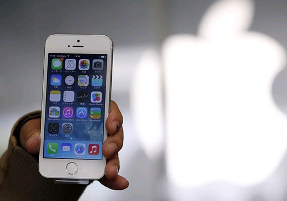 Most smartphone users don't download any apps: Report