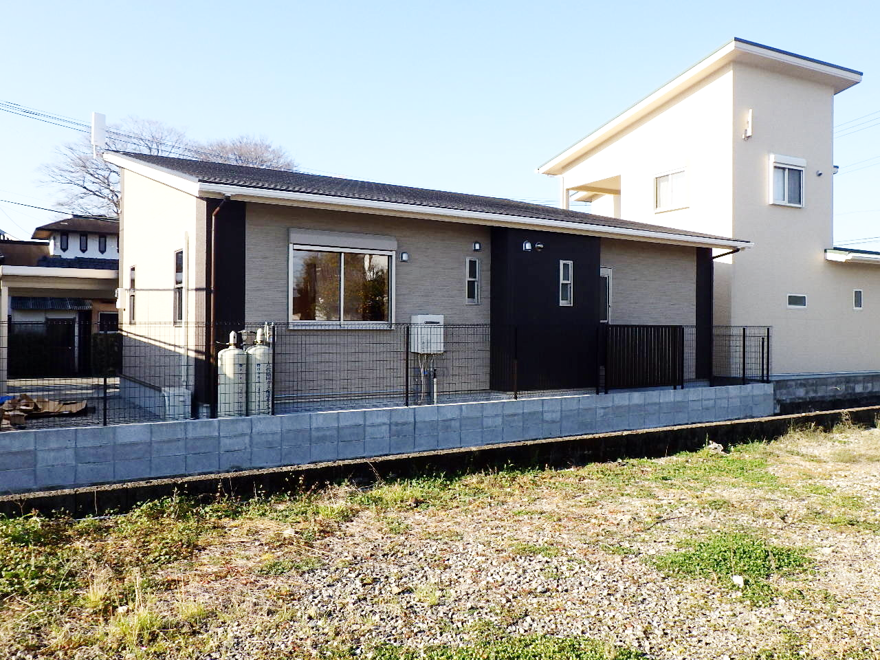 モダン風平屋 周囲に溶け込みながらもキラリとオシャレな平屋