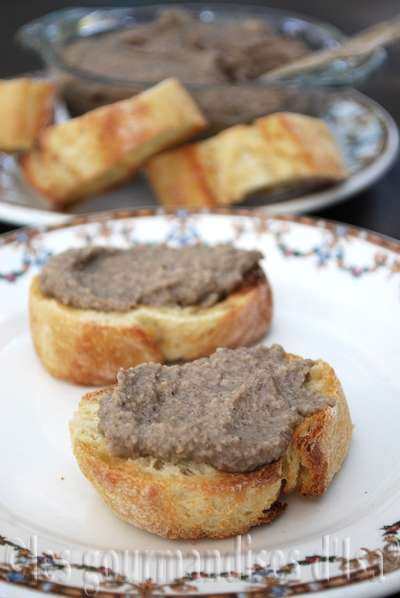 http://www.lesgourmandisesdisa.com/2013/11/tartinade-vegetarienne-portobello-et.html