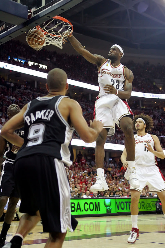 dwight howard dunks on kobe bryant. mcfly kobe bryant dunking