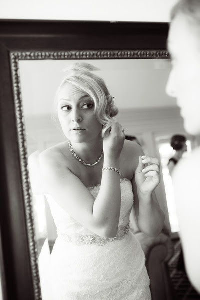 outdoor summer tent wedding reception in Rockford, Illinois. Wedding photographer – Ryan Davis Photography.