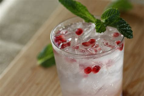 delicious winter sea breeze holiday cocktail