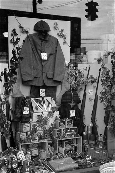1939-Connecticut-Windsor-Locks-store-display-4.jpg
