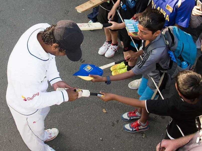 Kumar Sangakkara fans
