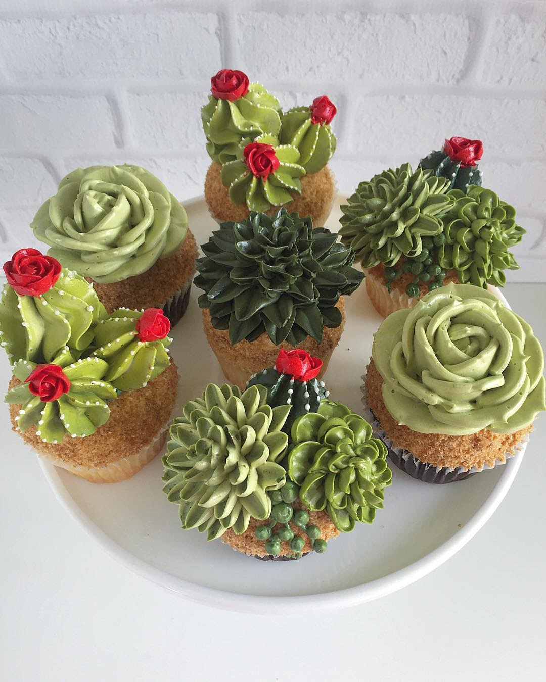 Buttercream Succulent Cakes by Leslie Vigil