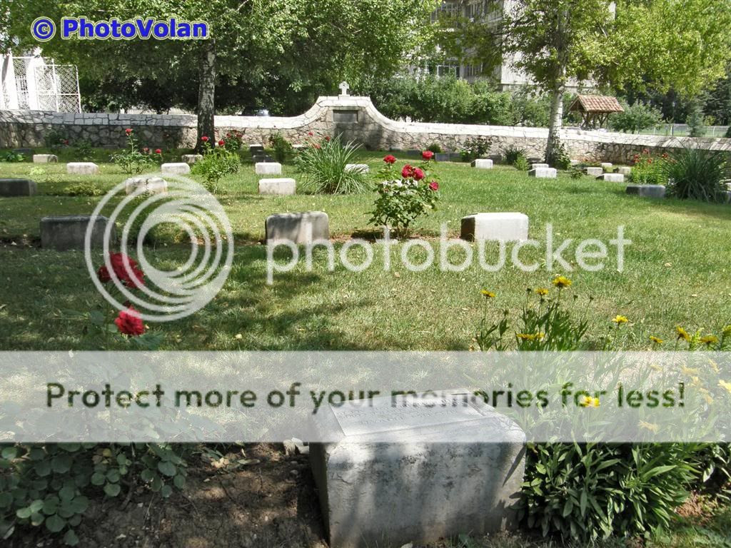 http://i698.photobucket.com/albums/vv348/volan-sko/8-18Large.jpg?t=1275855508
