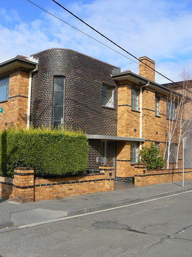 Maller's Flats, Carlton North