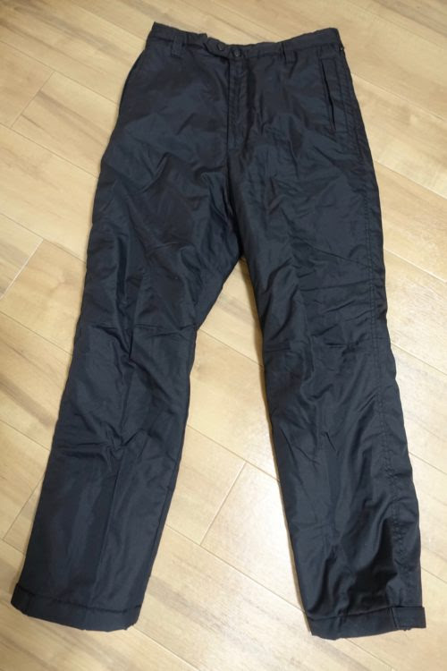 ワークマン フィールドコア 防風防寒パンツ 1990円 Wm3629 バイクにキャンプに冬の防寒に使える 焚き火ライフ