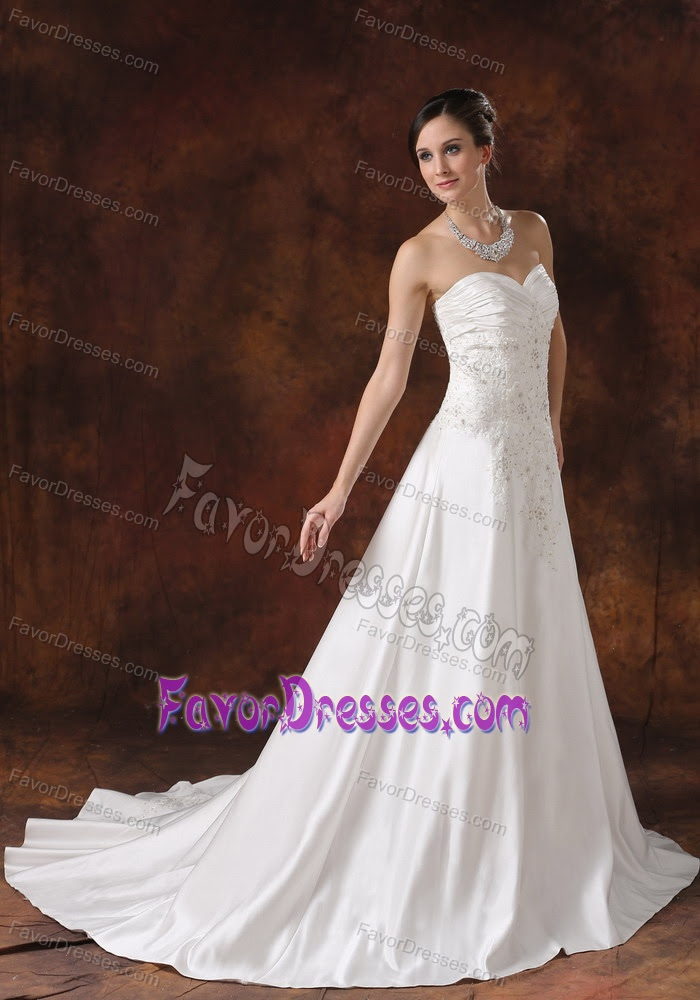 Wonderful Lace and Beading Sweetheart Bridal Gowns in Taffeta Wonderful Lace and Beading Sweetheart Bridal Gowns in Taffeta