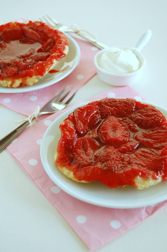 Strawberry tarte tatins / Tarte tatins de morango