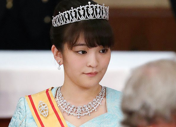 Princess Mako is expected to marry next year to Kei Komuro. Prince Akishino and Princess Kiko. Royal wedding for Diamond tiara and necklace