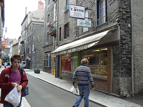 dans les rues de SAint Flour.jpg