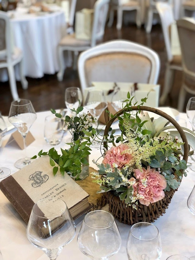 結婚式ゲストテーブル装花集春夏秋冬おすすめ ナチュラル アンティーク エレガントテーストおすすめ 結婚式の花の専門店 東京 横浜 さいたま対応 花屋福太郎