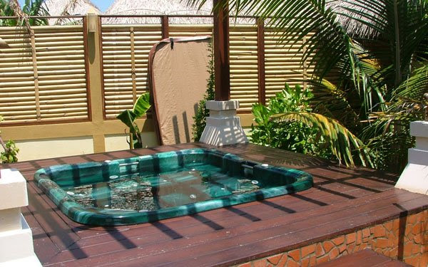 11 Awesome Outdoor Hot Tubs Ideas For Your Relaxation 