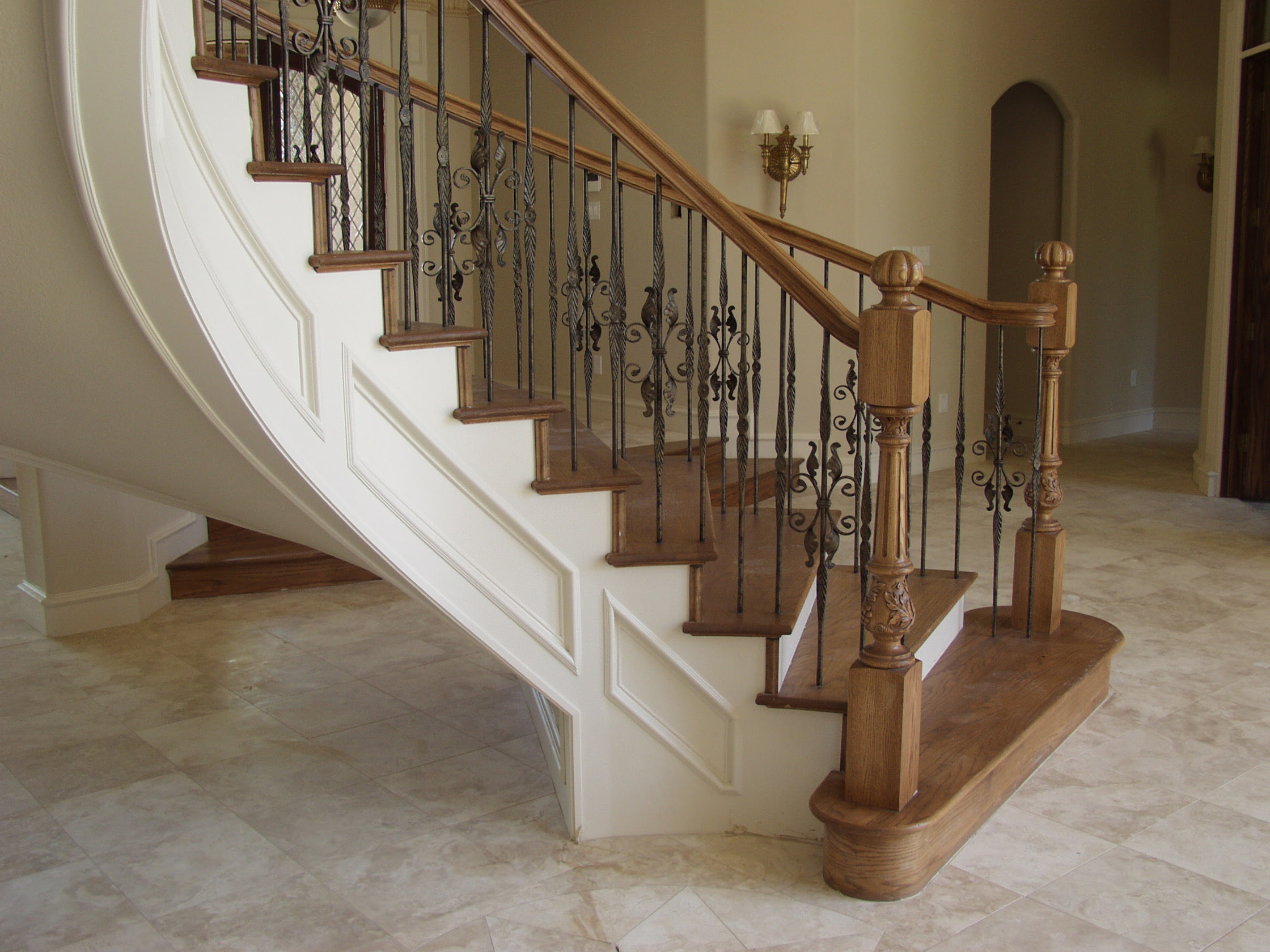 Round Series Butterfly with Leaves & Feathered Balusters ...