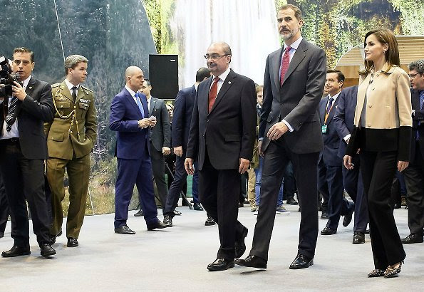 Queen Letizia wore Hugo Boss Jadabia Wool Cashmere Color Jacket, Queen Letizia wore Uterqüe Salon Shoes