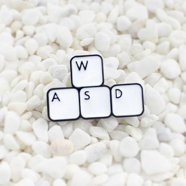 Top Gaming Keyboard WASD Brooch Retro Letters Keyboard Pin Brooches
Creative Badges Unisex Jewelry Gifts Computer Worker Gifts