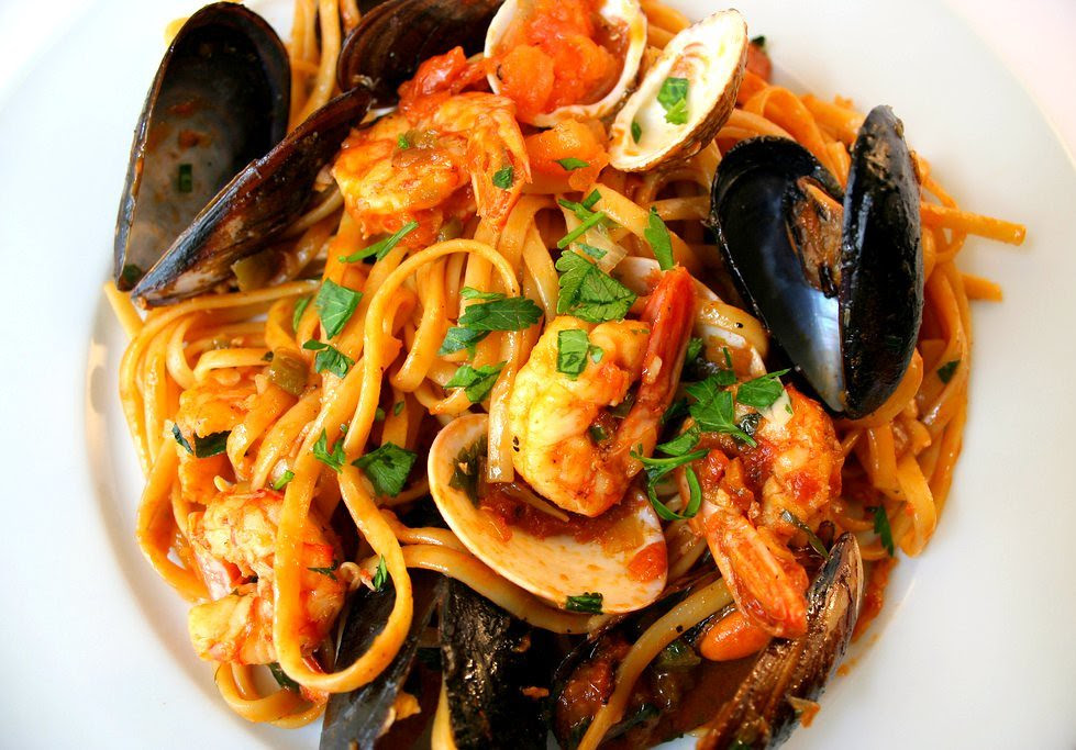 Λινγκουίνι με φρέσκα θαλασσινά, seafood pasta