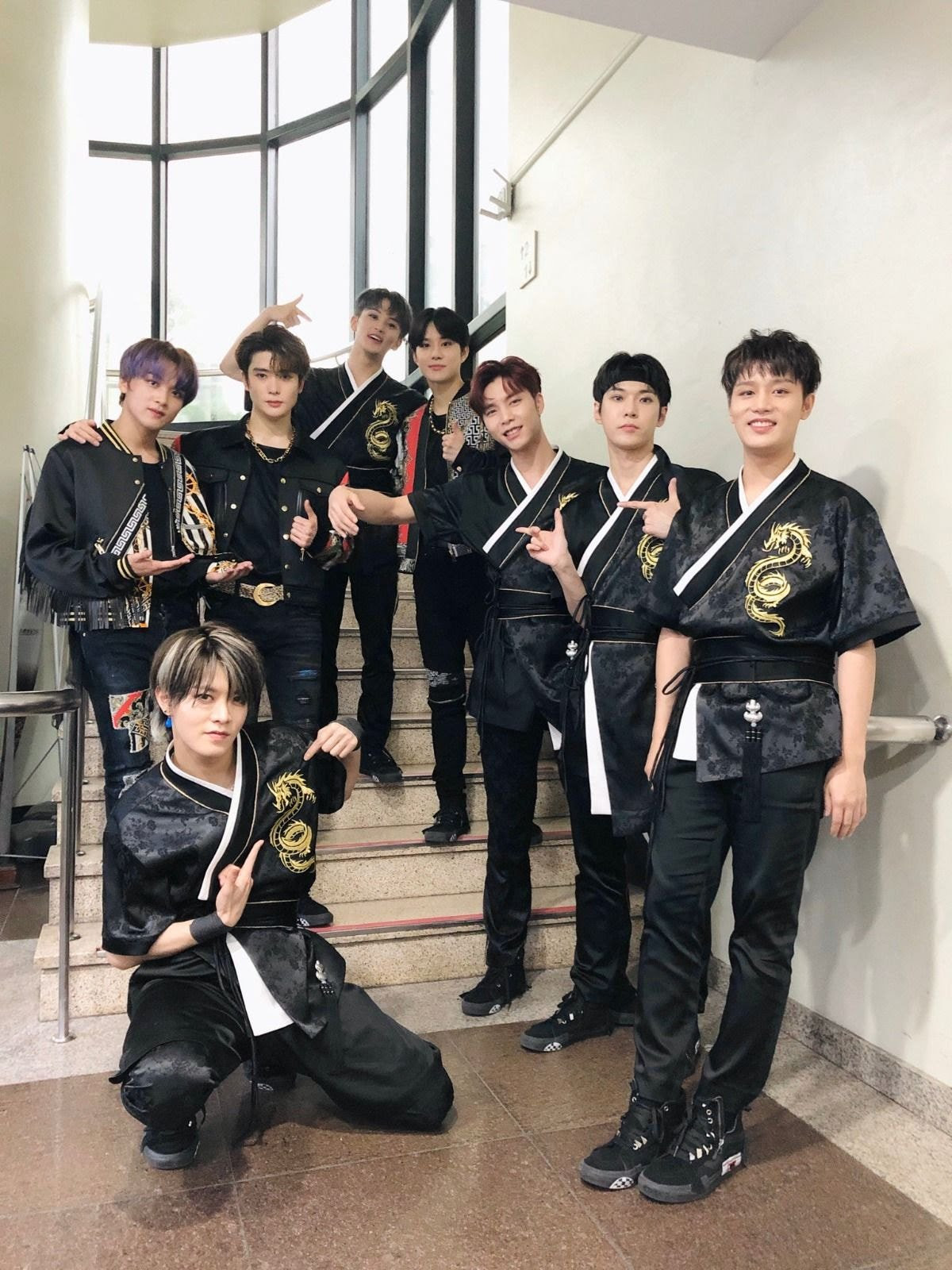 Nct127 テヨンの場所を空けファンにメッセージ ユウタが服を指さした意味