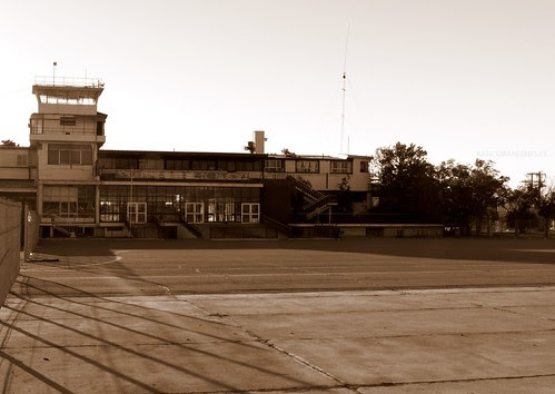 EX AEROPUERTO LOS CERRILLOS by Pablo C.M || BANCOIMAGENES.CL