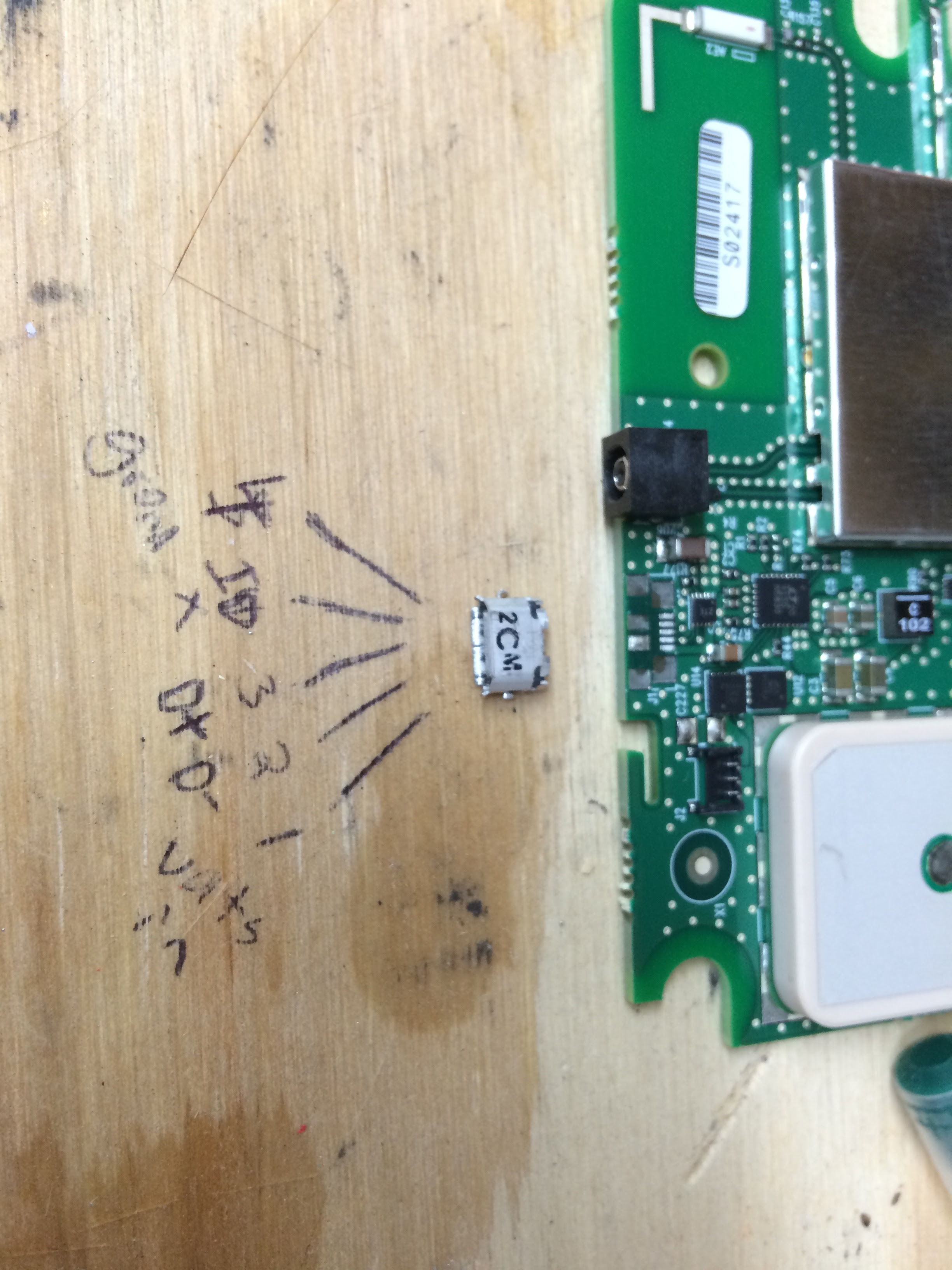 (not) Fixing The Broken Micro USB Port on a First Generation Stratus