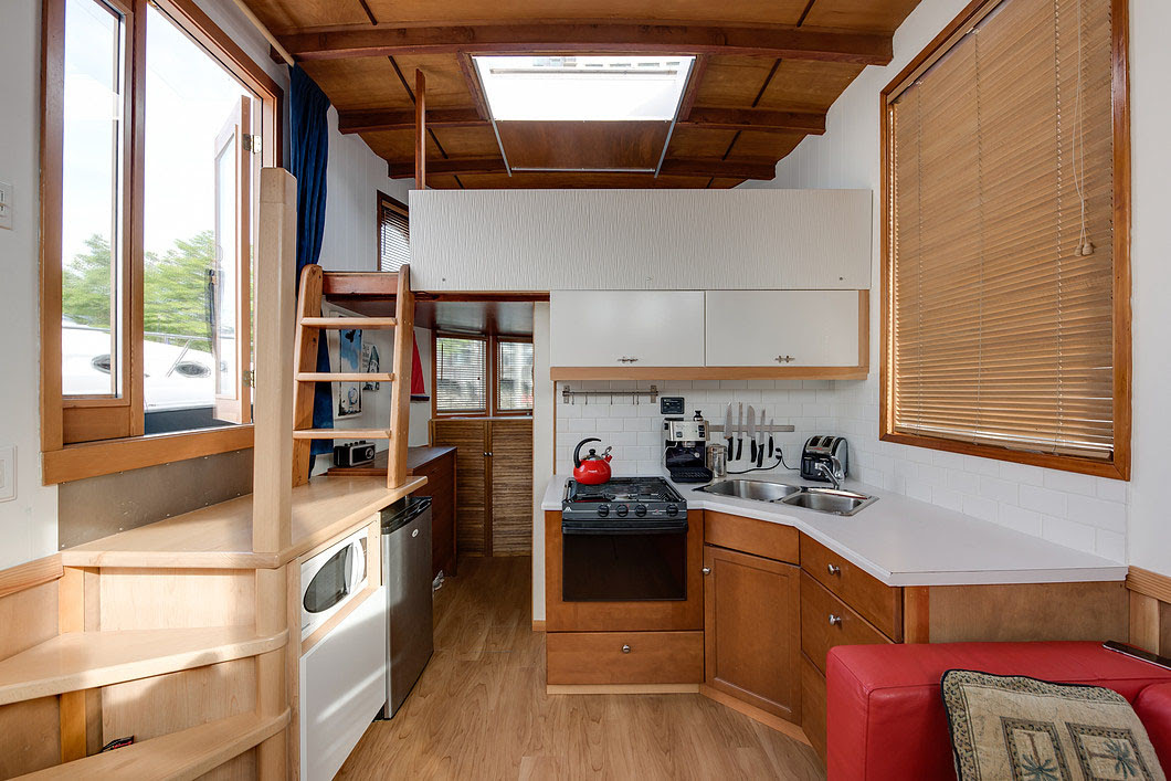 Cute Houseboat Provides Affordable Living With A Unique Twist ...  Tiny Houseboat Interior