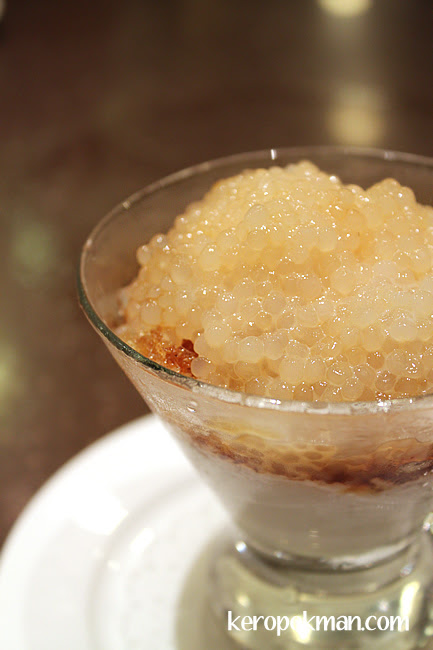 Sago Served with Ice and Sweet Coconut Sauce