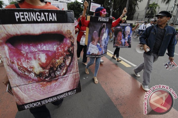 Gambar bahaya merokok pada kemasan segera diterapkan Gambar bahaya merokok pada kemasan segera diterapkan