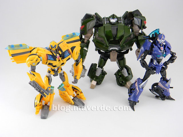 Transformers Bulkhead - Prime First Edition Takara - modo robot vs Bumblebee vs Arcee