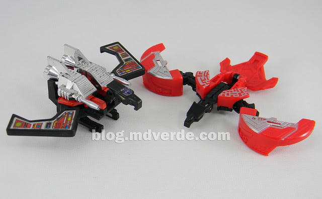 Transformers Laserbeak Legends - Generations Fall of Cybertron - modo robot vs G1