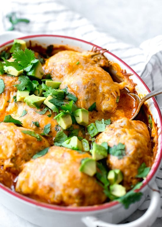 Chicken breasts on their own can be a bit boring. Roll ‘em up with cheese and green chilis, smother them in enchilada sauce and more cheese and now you’re talking. These Roll-Ups give you authentic enchilada flavor without all the work, calories or fat. And you won’t even miss the tortillas!