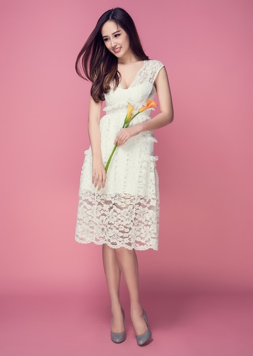 <a href='http://ift.tt/1lFvjeu' title='Mai Phương Thúy' target='_blank'>Mai Phương Thúy</a> khoe sắc với gam pastel