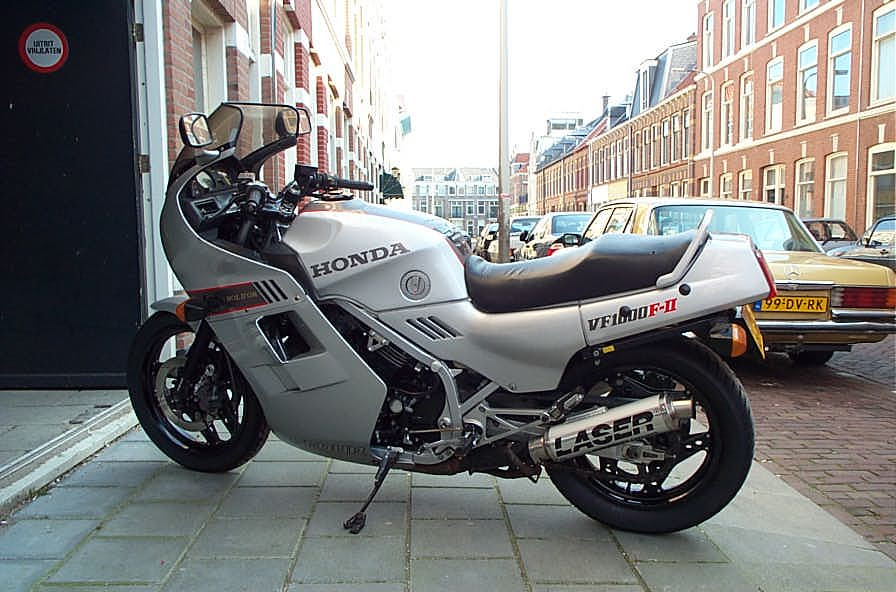 Honda VF 1000 2