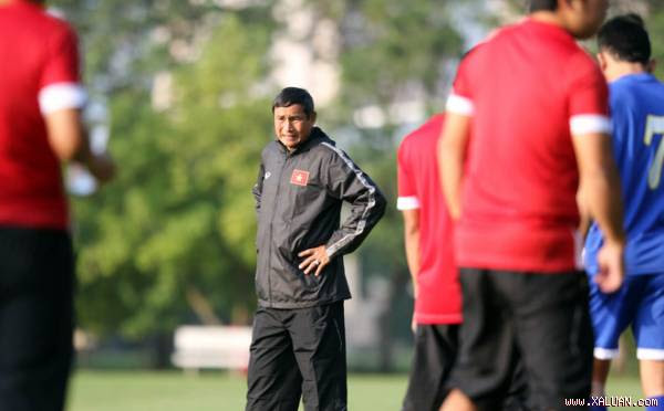 Gặp Campuchia tưởng dễ hóa ra lại là bài toán rất khó cho HLV Mai Đức Chung