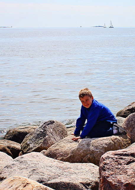 sam on rocks