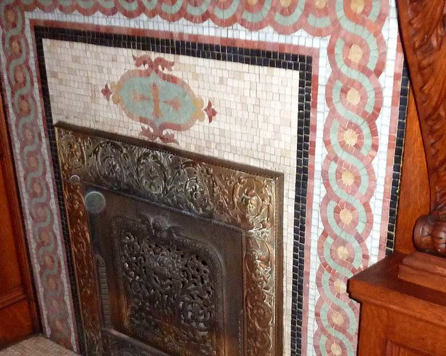 P1080170-2011-03-05-Rhodes-Hall-Phoenix-Flies-Fire-Place-detail